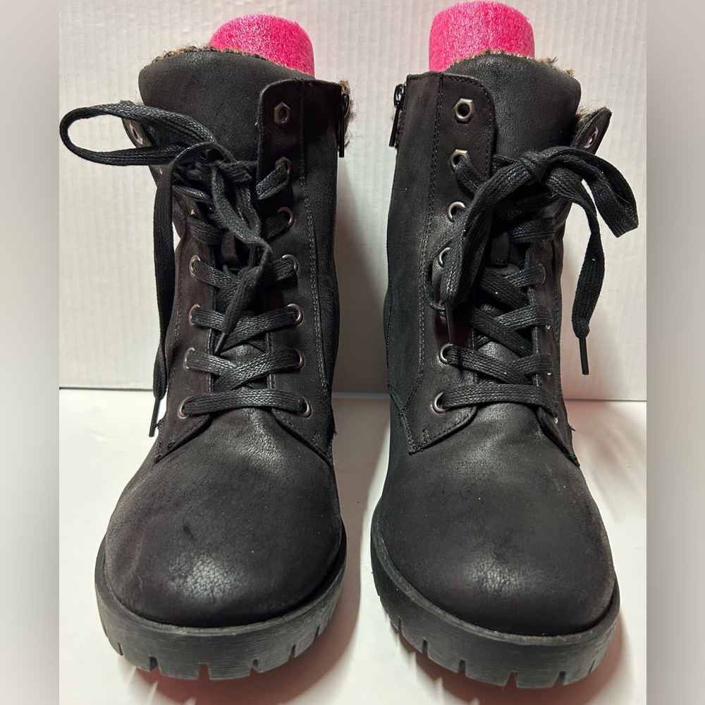 TORRID BLACK DURABLE HIKER COMBAT BOOT SIZE 12 WIDE FAUX LEATHER SWEATER TRIMMED - Picture 2 of 8